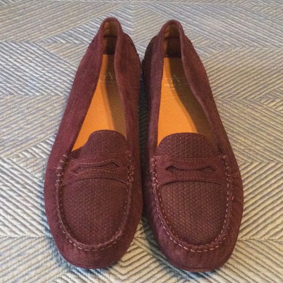 Aquatalia size 9.5 red (maroon) loafers for women. Condition is pristine. NWT - Picture 2 of 8